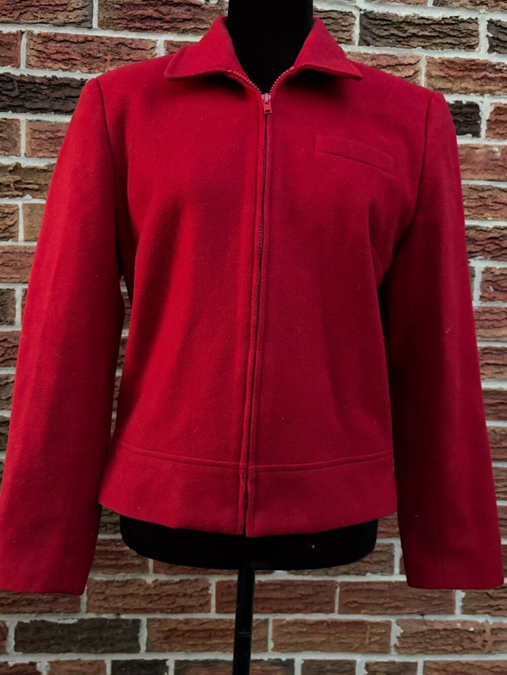 Suits Me Red Wool Jacket Vintage Made in Canada Size 6